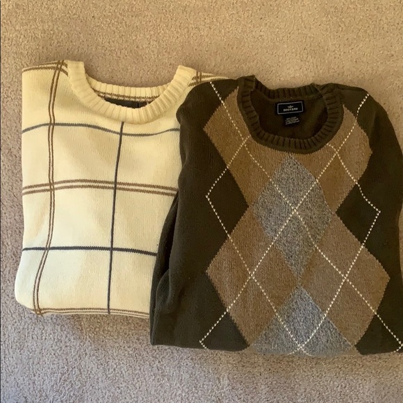 2 men’s crew neck sweaters - Picture 2 of 2